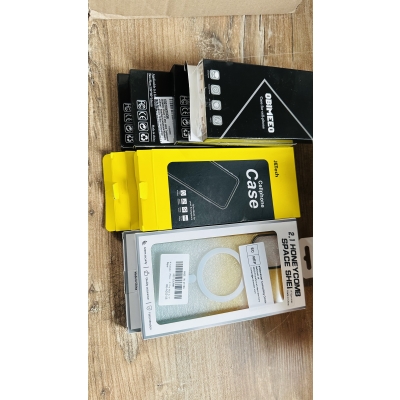 Mix Szkieł ochronnych i Etui Iphone/Samsung 30szt